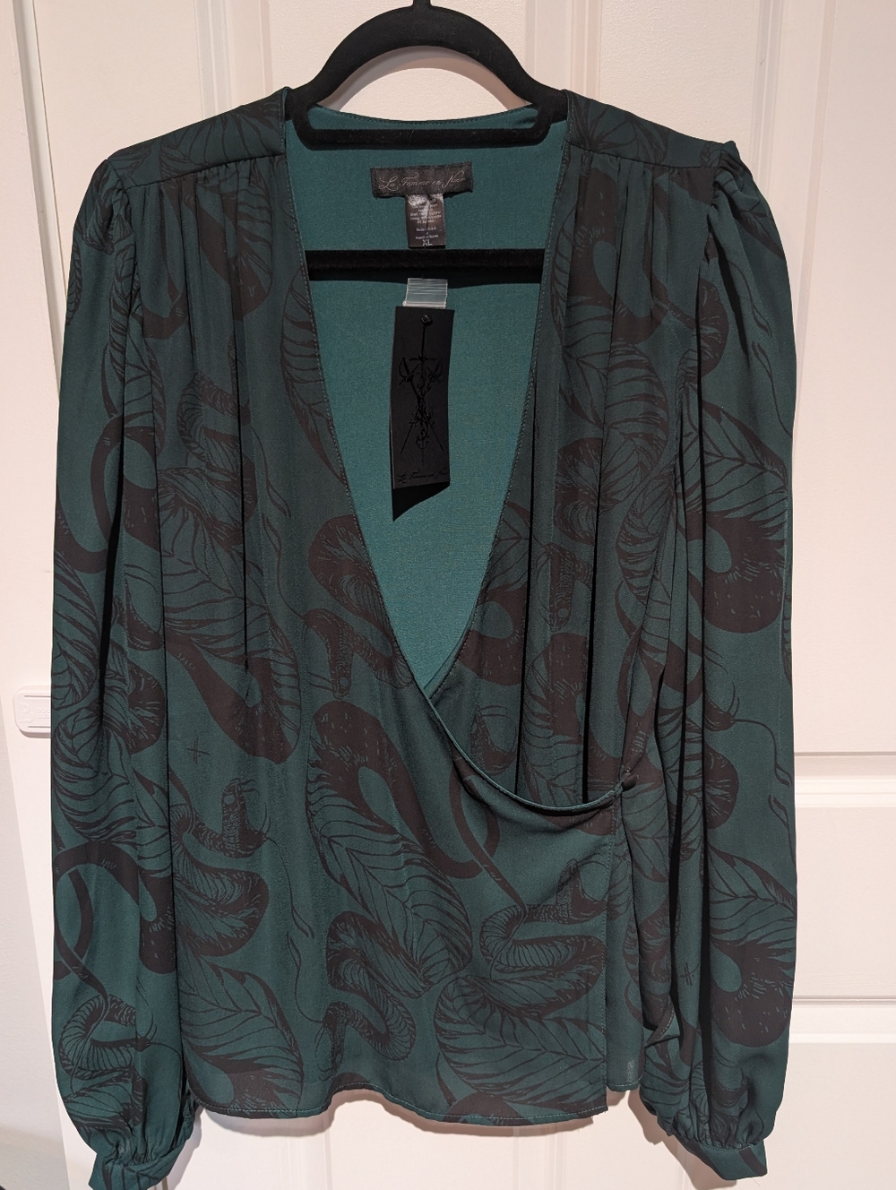 la femme en noir snake print wrap top xl